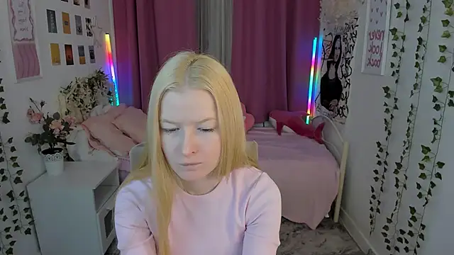 Laly Peach online show from March 2026 06:15:01 AM