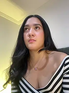 Snapshot of Nina_lovi chatting on December 2024 11:05:01 PM Nina lovi online show from December 2024 11:05:01 PM