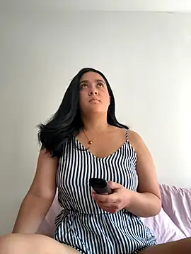 Snapshot of Nina_lovi chatting on October 2025 09:14:02 PM Nina lovi online show from October 2025 09:14:02 PM