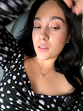 Snapshot of Nina_lovi chatting on December 2025 09:54:02 PM Nina lovi online show from December 2025 09:54:02 PM