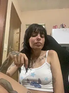 Snapshot of Sarah-safada chatting on December 2025 02:05:02 AM Sarah-safada online show from December 2025 02:05:02 AM