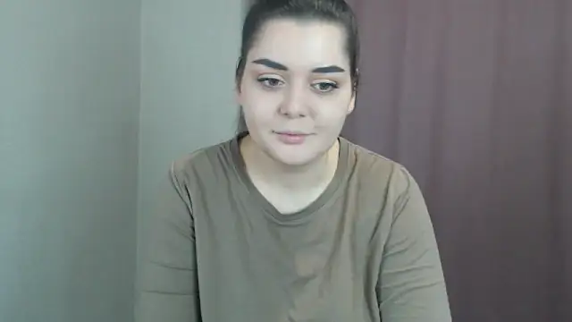 Snapshot of ohhhMie chatting on December 2024 11:03:02 PM ohhhMie online show from December 2024 11:03:02 PM