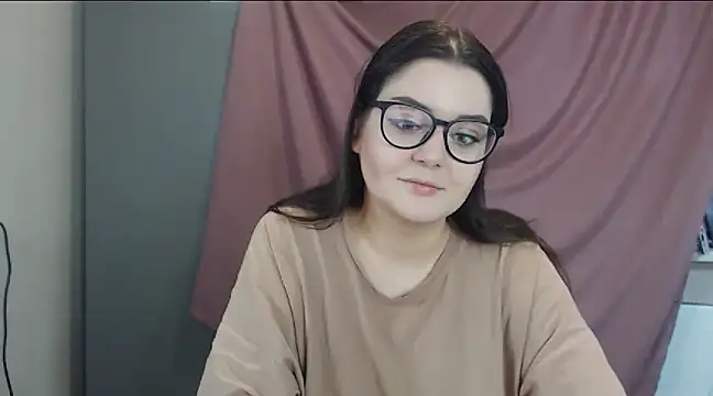 Snapshot of ohhhMie chatting on February 2025 10:13:02 AM ohhhMie online show from February 2025 10:13:02 AM