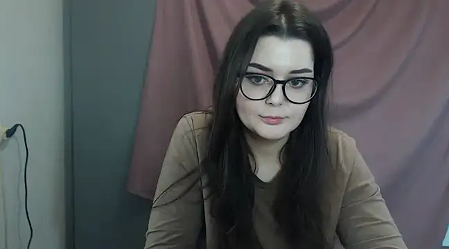 Snapshot of ohhhMie chatting on February 2025 05:01:02 PM ohhhMie online show from February 2025 05:01:02 PM