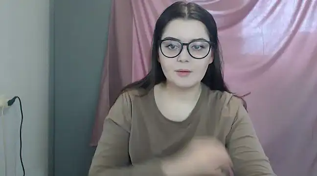 Snapshot of ohhhMie chatting on February 2025 07:49:01 AM ohhhMie online show from February 2025 07:49:01 AM