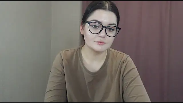 Snapshot of ohhhMie chatting on February 2025 04:14:02 PM ohhhMie online show from February 2025 04:14:02 PM