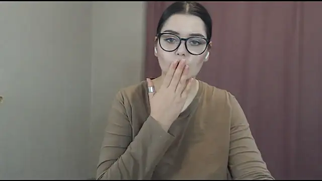 Snapshot of ohhhMie chatting on February 2025 07:19:02 PM ohhhMie online show from February 2025 07:19:02 PM