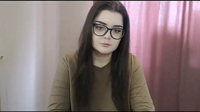 Snapshot of ohhhMie chatting on February 2025 07:44:02 AM ohhhMie online show from February 2025 07:44:02 AM