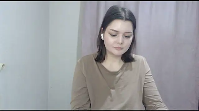 Snapshot of ohhhMie chatting on January 2026 11:10:02 PM ohhhMie online show from January 2026 11:10:02 PM