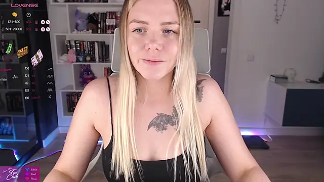 Snapshot of Emma_Bryan chatting on September 2025 08:41:01 PM Emma Bryan online show from September 2025 08:41:01 PM