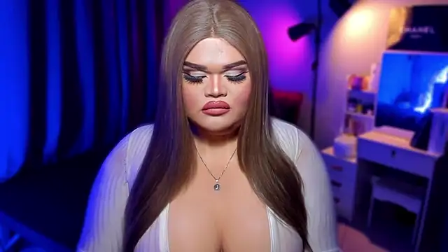 Snapshot of KarolinaThompson chatting on December 2024 01:13:01 AM KarolinaThompson online show from December 2024 01:13:01 AM