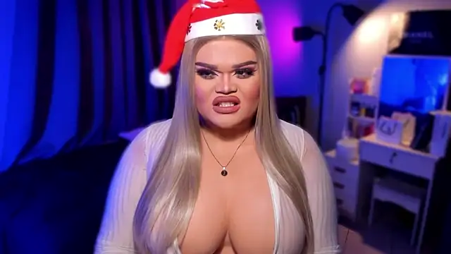 Snapshot of KarolinaThompson chatting on December 2024 11:34:02 PM KarolinaThompson online show from December 2024 11:34:02 PM