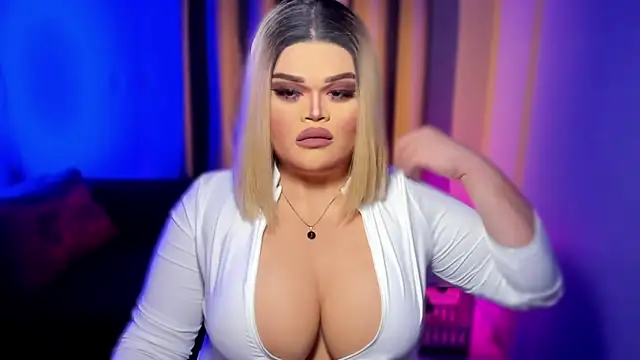 Snapshot of KarolinaThompson chatting on January 2025 08:22:01 AM KarolinaThompson online show from January 2025 08:22:01 AM