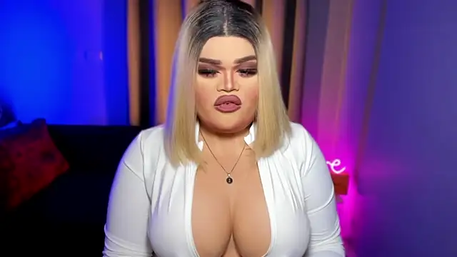 Snapshot of KarolinaThompson chatting on March 2025 06:18:02 AM KarolinaThompson online show from March 2025 06:18:02 AM