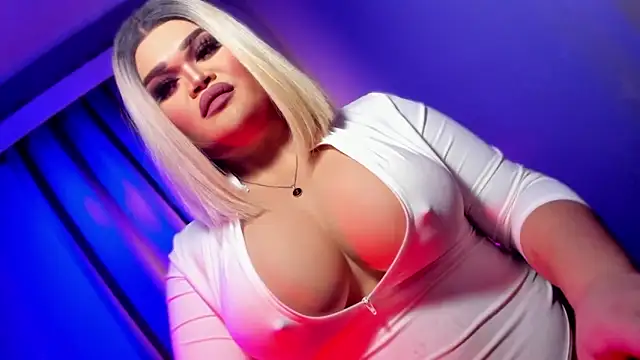 Snapshot of KarolinaThompson chatting on March 2025 12:14:02 PM KarolinaThompson online show from March 2025 12:14:02 PM