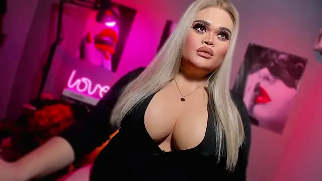 Snapshot of KarolinaThompson chatting on October 2025 08:40:02 PM KarolinaThompson online show from October 2025 08:40:02 PM