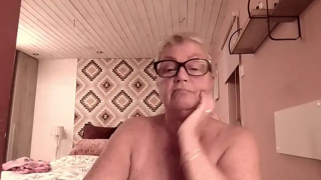 GrannyChrissy68 online show from March 2026 05:48:02 PM