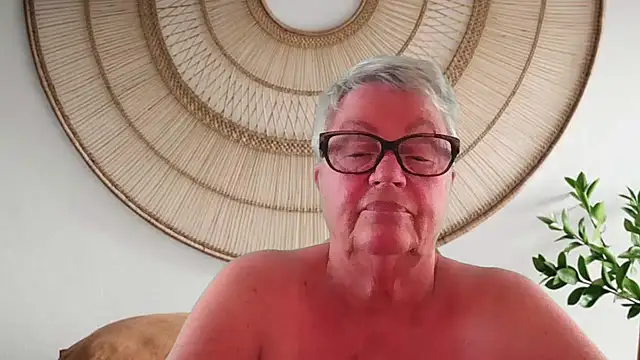 GrannyChrissy68 online show from April 2026 02:48:01 PM