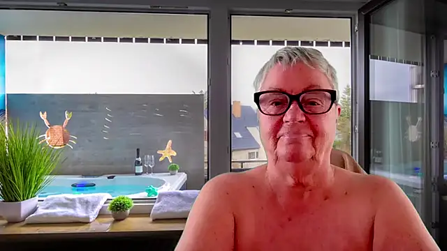 GrannyChrissy68 online show from May 2026 12:59:01 PM