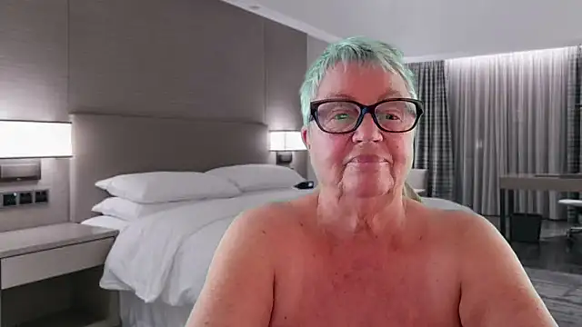 GrannyChrissy68 online show from May 2026 09:22:02 PM