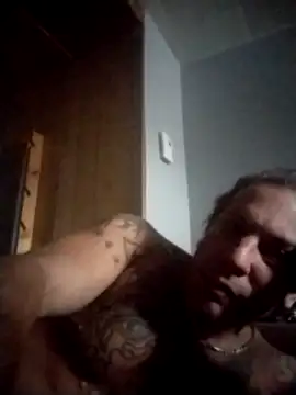 trucker1979 online show from November 2025 08:20:02 PM