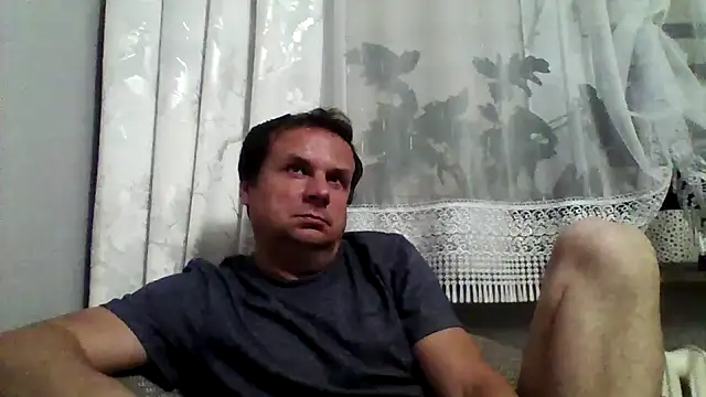 grzes19763 online show from May 2026 08:39:01 PM