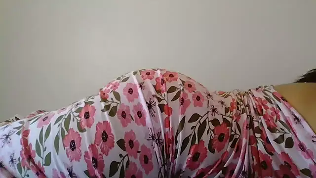 Snapshot of beautylovess chatting on November 2025 08:04:02 AM beautylovess online show from November 2025 08:04:02 AM