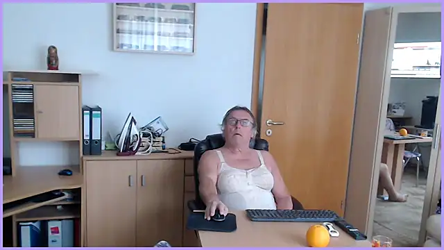 Snapshot of Sissygera chatting on October 2025 12:48:02 PM Sissygera online show from October 2025 12:48:02 PM