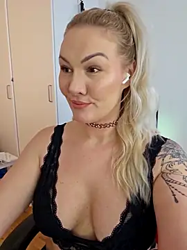 Snapshot of NastyMilf_ chatting on February 2025 12:09:02 PM NastyMilf online show from February 2025 12:09:02 PM