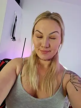 Snapshot of NastyMilf_ chatting on March 2025 08:32:02 AM NastyMilf online show from March 2025 08:32:02 AM