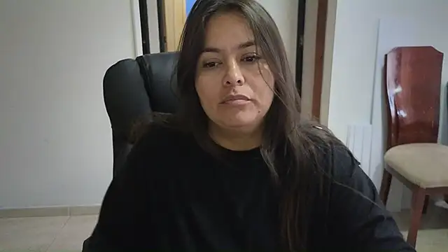 Ixchel Anaid online show from November 2025 01:32:01 PM