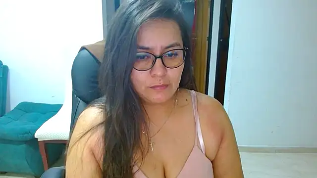 Snapshot of Ixchel_Anaid chatting on May 2026 12:37:01 AM Ixchel Anaid online show from May 2026 12:37:01 AM