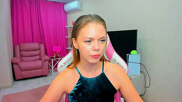 Strawberrye online show from May 2026 03:22:02 AM