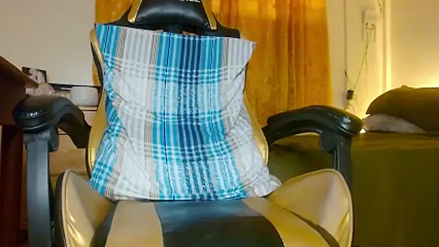 Yukikawaii online show from November 2025 05:39:02 AM