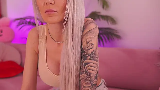 Snapshot of fallingangel chatting on March 2025 09:16:01 AM fallingangel online show from March 2025 09:16:01 AM