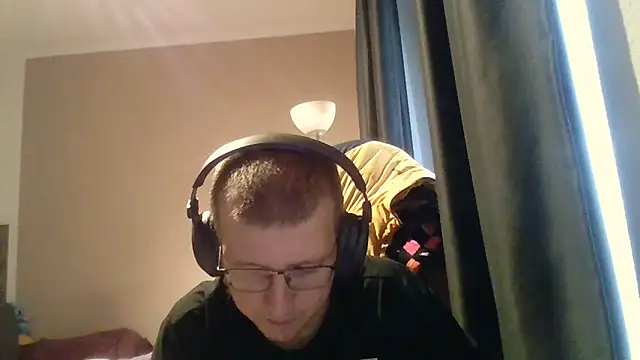 Snapshot of David250692 chatting on December 2025 08:10:01 AM David250692 online show from December 2025 08:10:01 AM