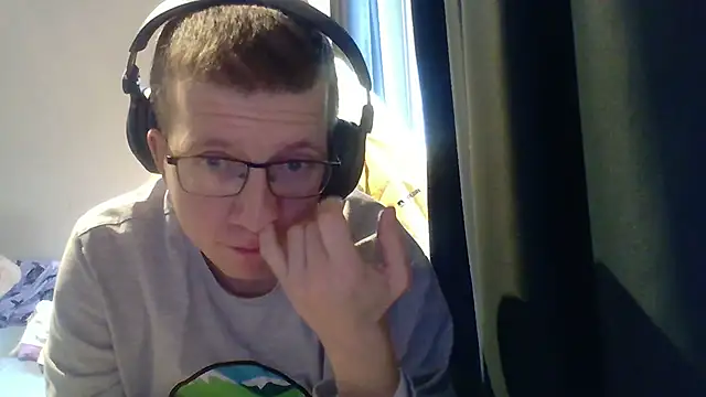 Snapshot of David250692 chatting on February 2026 10:52:02 AM David250692 online show from February 2026 10:52:02 AM