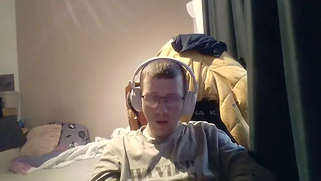 Snapshot of David250692 chatting on February 2026 08:10:01 AM David250692 online show from February 2026 08:10:01 AM