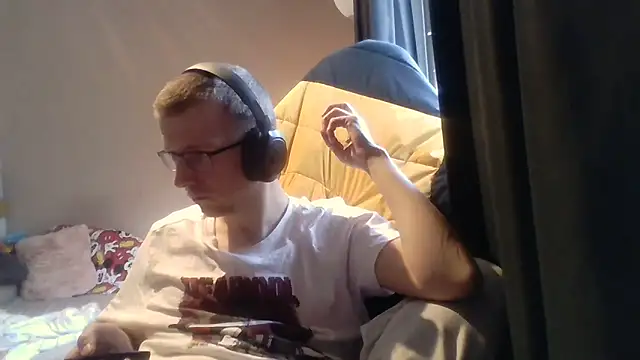 Snapshot of David250692 chatting on March 2026 10:21:02 AM David250692 online show from March 2026 10:21:02 AM