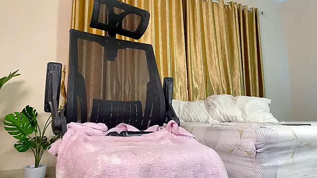 Snapshot of KatnessHot chatting on January 2025 01:31:02 PM KatnessHot online show from January 2025 01:31:02 PM