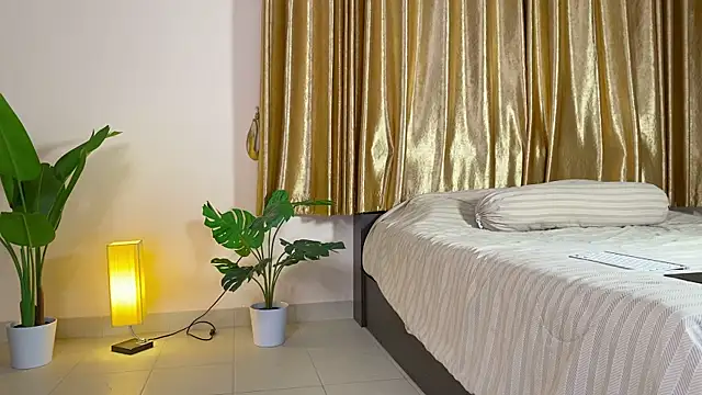 Snapshot of KatnessHot chatting on March 2025 01:07:01 PM KatnessHot online show from March 2025 01:07:01 PM