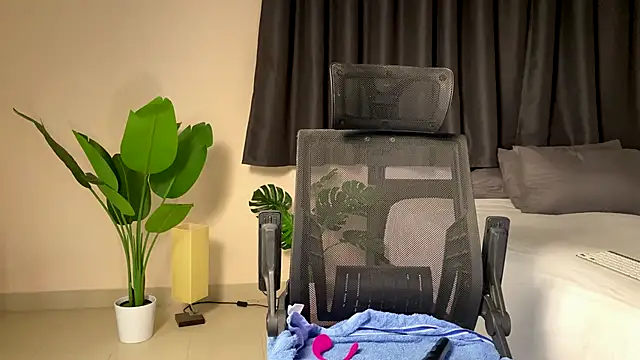 Snapshot of KatnessHot chatting on September 2025 10:59:01 AM KatnessHot online show from September 2025 10:59:01 AM