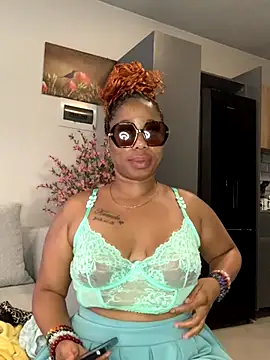 CurvyDesire1 online show from November 2025 08:47:02 AM
