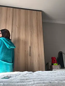 CurvyDesire1 online show from May 2026 11:18:02 AM