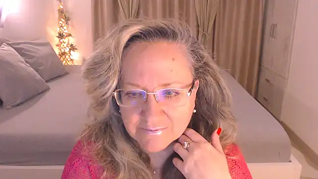 Raisshy online show from November 2025 05:44:01 PM