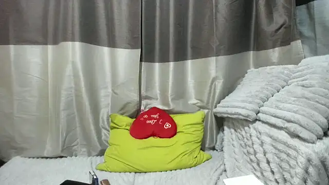 jessystarr online show from November 2025 06:01:02 PM