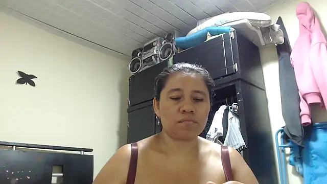 adrixxx38 online show from April 2026 07:17:02 AM