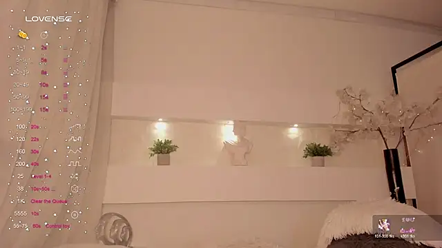 Snapshot of AshleyRoys chatting on March 2025 06:25:01 PM AshleyRoys online show from March 2025 06:25:01 PM