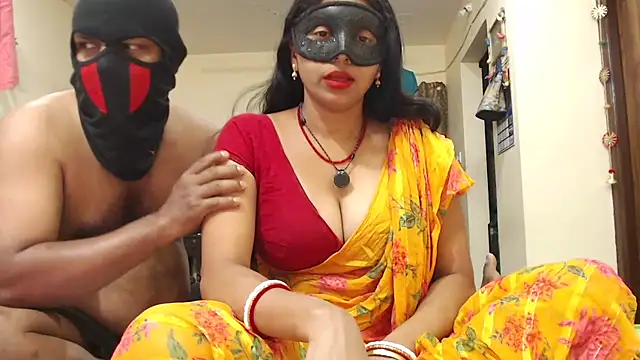 Snapshot of Elina_Raj chatting on March 2025 05:49:02 PM Elina Raj online show from March 2025 05:49:02 PM