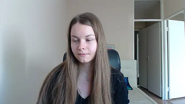 AnnaSweet18 online show from September 2025 09:47:02 AM